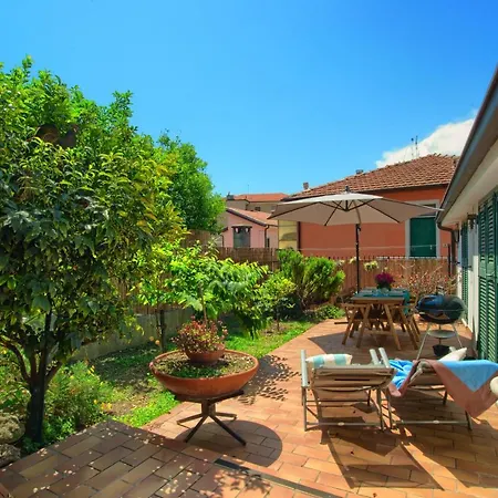別荘 Casa Con Giardino, Garage, Wi-fi, 2 Bagni E Ac In Da Letto