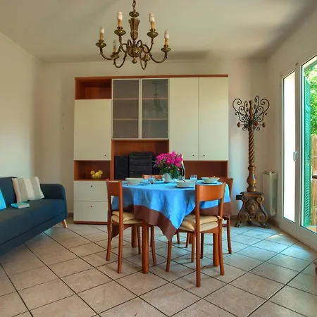 Casa Con Giardino, Garage, Wi-fi, 2 Bagni E Ac In Da Letto *