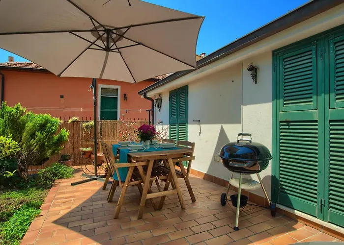 Сasa de vacaciones Casa Con Giardino, Garage, Wi-fi, 2 Bagni E Ac In Da Letto Imperia