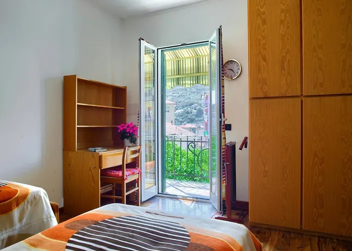 Casa Con Giardino, Garage, Wi-fi, 2 Bagni E Ac In Da Letto Сasa de vacaciones