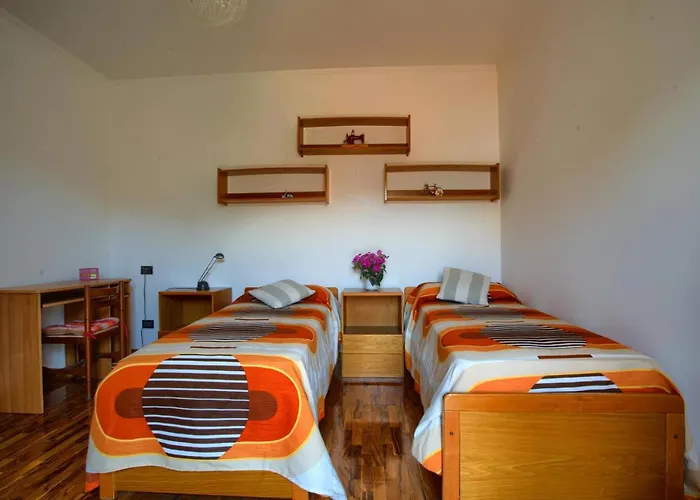 Casa Con Giardino, Garage, Wi-fi, 2 Bagni E Ac In Da Letto