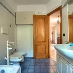 Casa Con Giardino, Garage, Wi-fi, 2 Bagni E Ac In Da Letto *