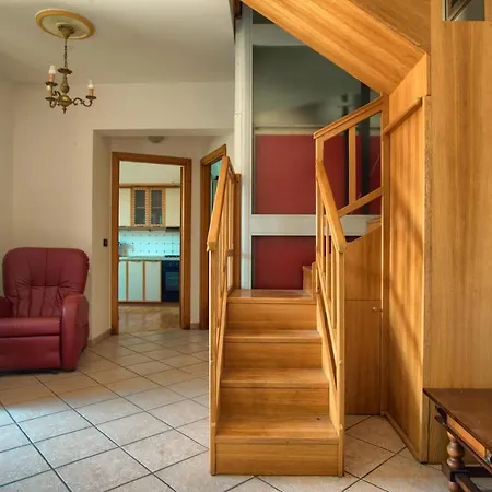 Dom wakacyjny Casa Con Giardino, Garage, Wi-fi, 2 Bagni E Ac In Da Letto