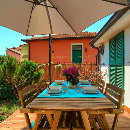 Tatil Evi Casa Con Giardino, Garage, Wi-fi, 2 Bagni E Ac In Da Letto Imperia