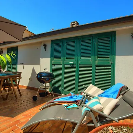 Casa Con Giardino, Garage, Wi-fi, 2 Bagni E Ac In Da Letto Holiday home Imperia