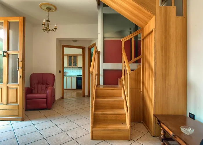 Semesterbostad Casa Con Giardino, Garage, Wi-fi, 2 Bagni E Ac In Da Letto