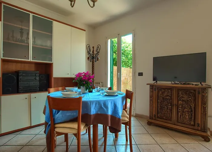 Casa Con Giardino, Garage, Wi-fi, 2 Bagni E Ac In Da Letto